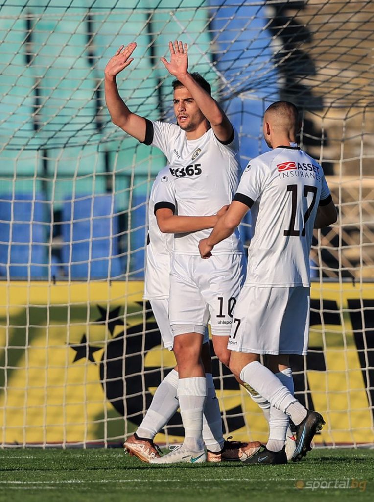 F1e02f68 9e0e 49bf 9044 810662a45b9b 764x1024