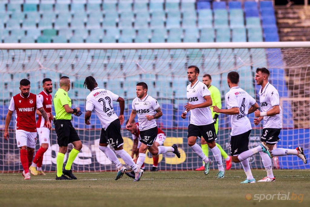 Ec22888e C365 496c Af0f B0148ca8a4ec 1024x683