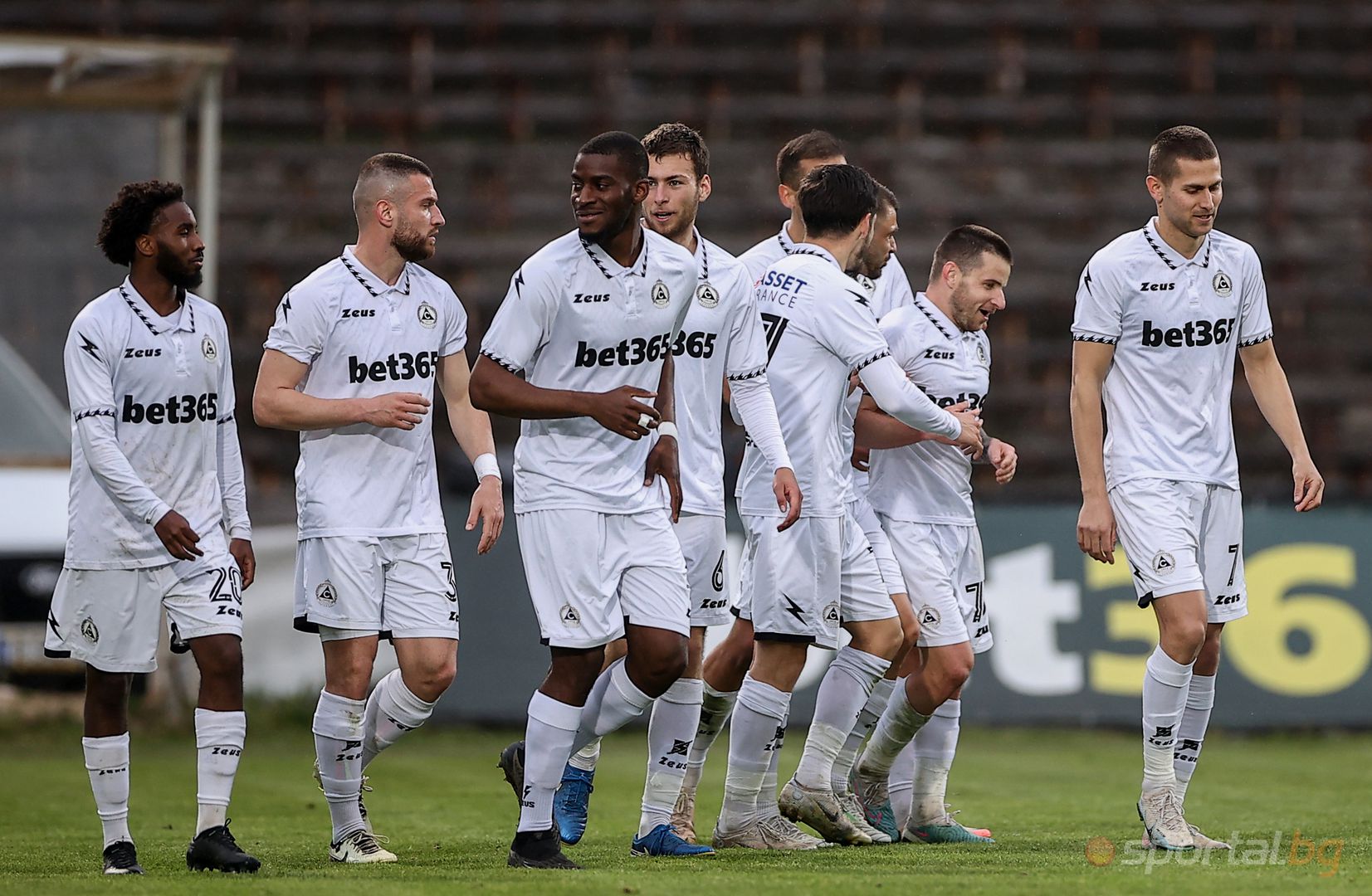 2f68c3be 79ca 4fe8 A967 B4eec33a86ea