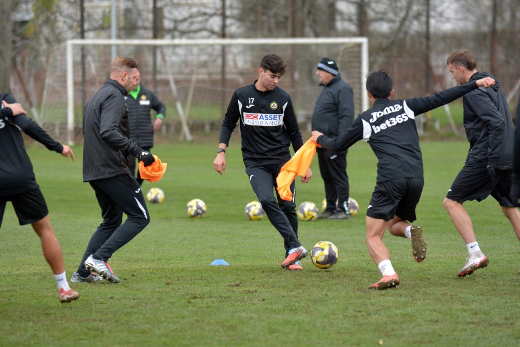 595389115 1670215014194335 1985214274812258944 N 1024x683