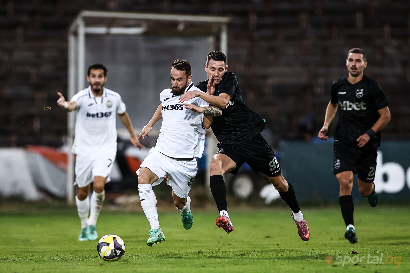 2654ff4a E559 43b5 8abf B16103103a3c